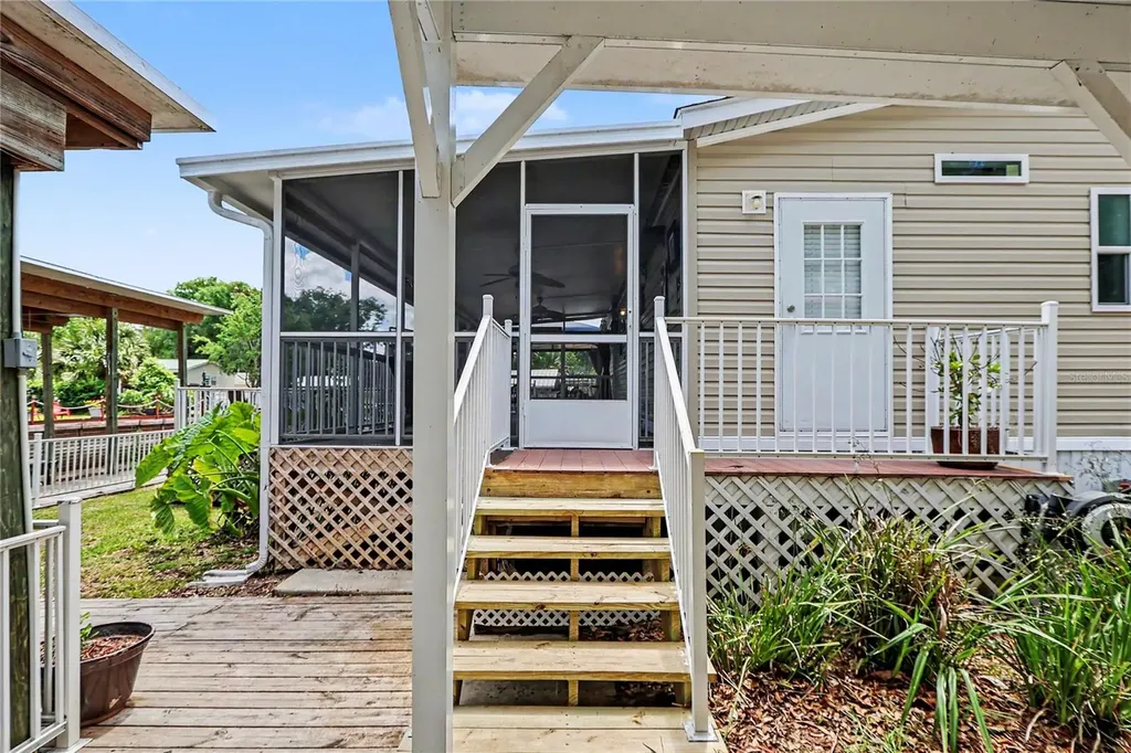 56348 Maple Road Astor FL 32102