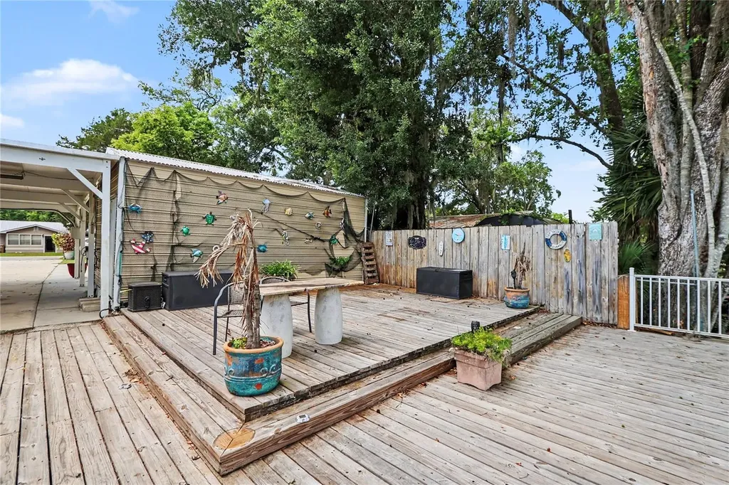 56348 Maple Road Astor FL 32102