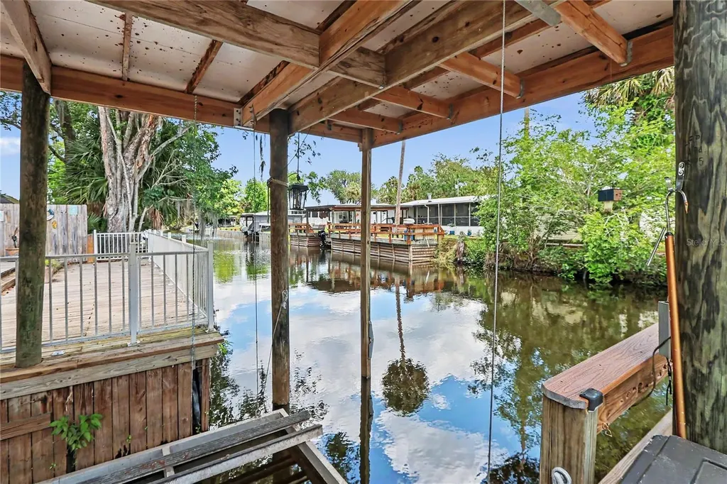 56348 Maple Road Astor FL 32102
