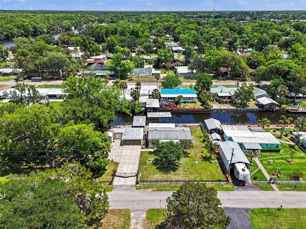 56348 Maple Road Astor FL 32102