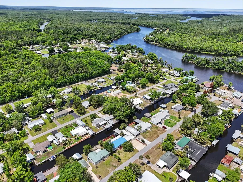 56348 Maple Road Astor FL 32102