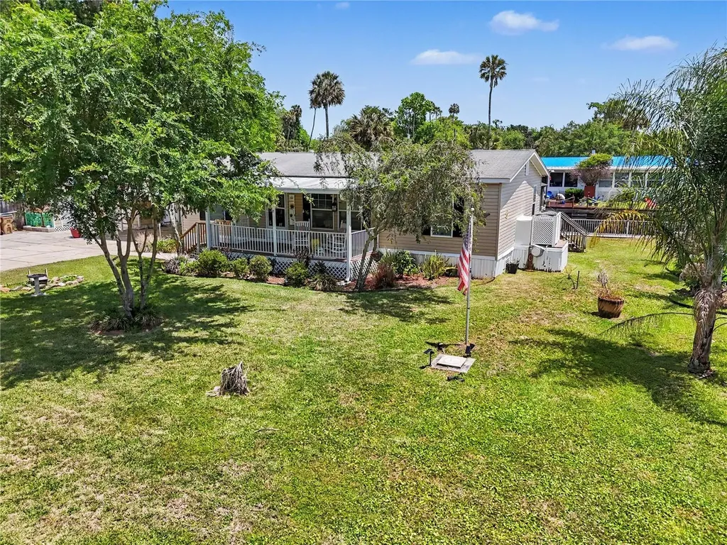 56348 Maple Road Astor FL 32102
