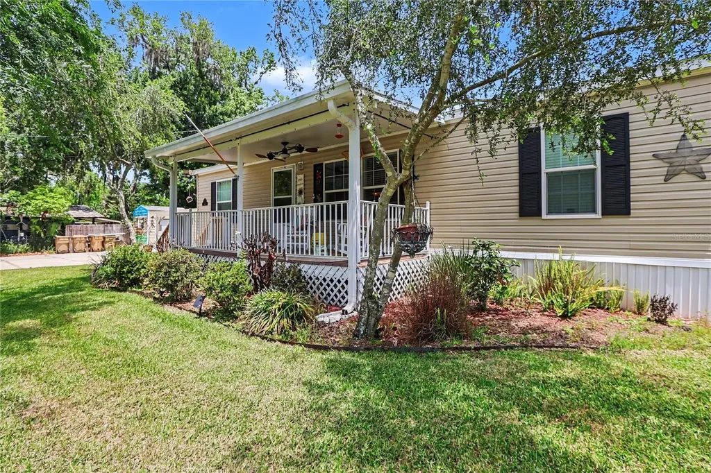 56348 Maple Road Astor FL 32102
