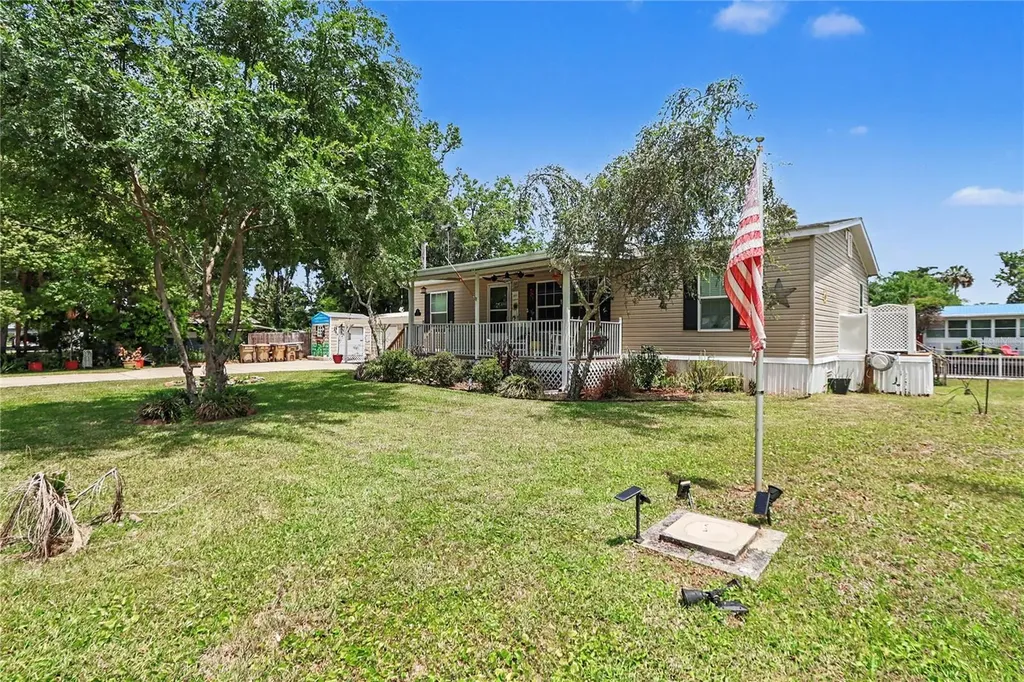 56348 Maple Road Astor FL 32102