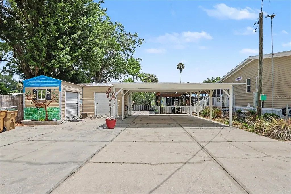56348 Maple Road Astor FL 32102