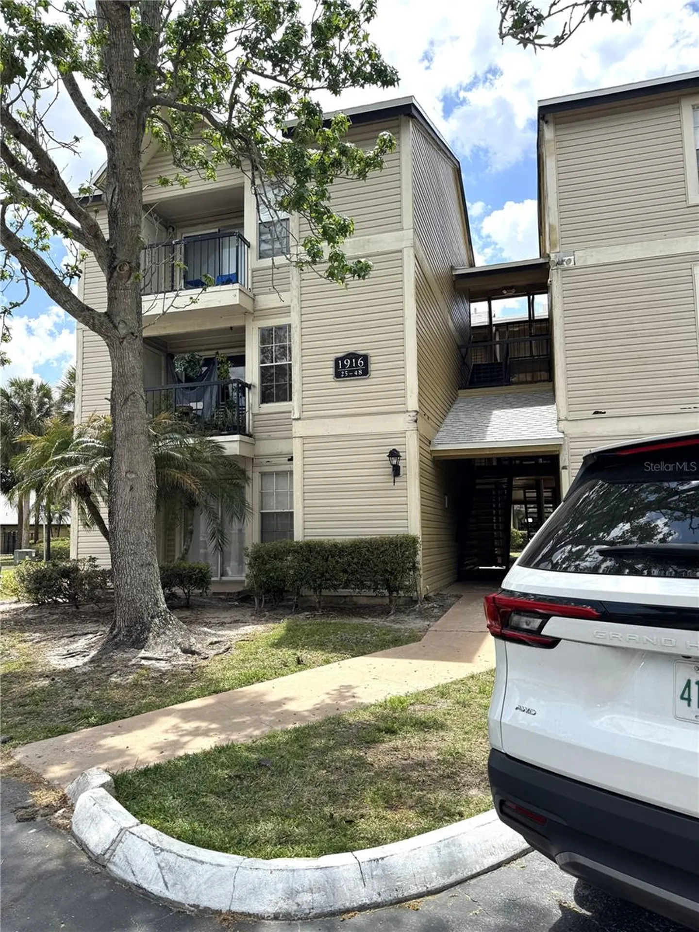 1916 Lake Atriums Circle Orlando FL 32839