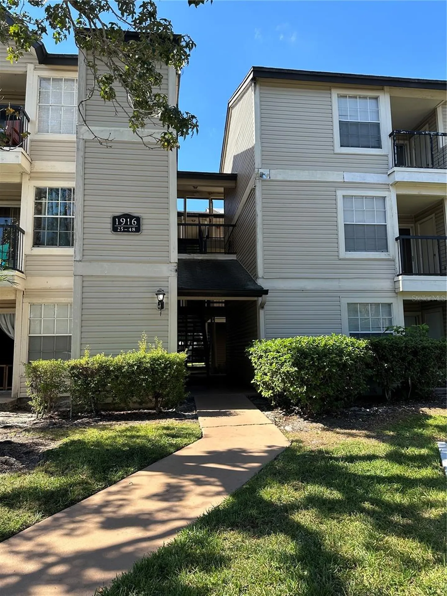 1916 Lake Atriums Circle Orlando FL 32839