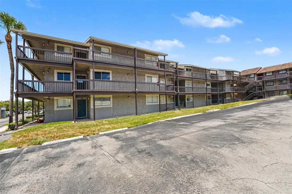 6308 Newtown Circle Tampa FL 33615