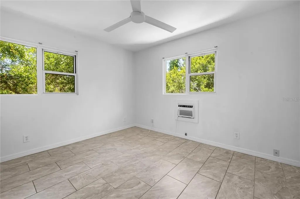 1739 Siesta Drive Sarasota FL 34239