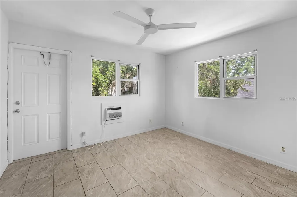 1739 Siesta Drive Sarasota FL 34239