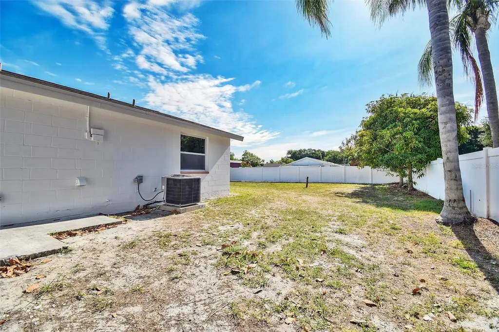 8801 Thousand Oaks Court Tampa FL 33634