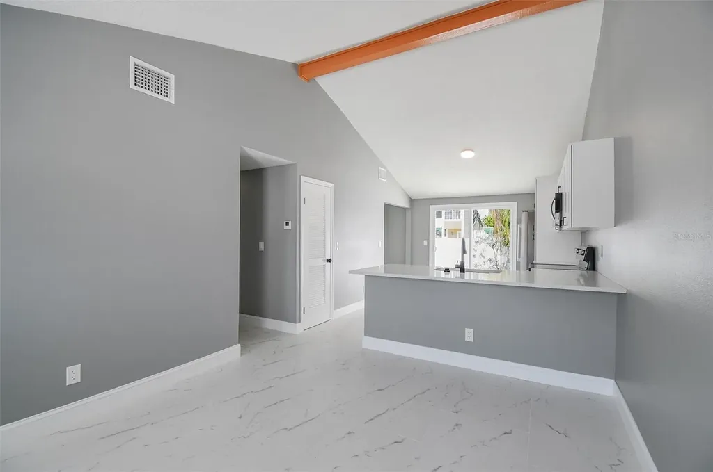 8801 Thousand Oaks Court Tampa FL 33634