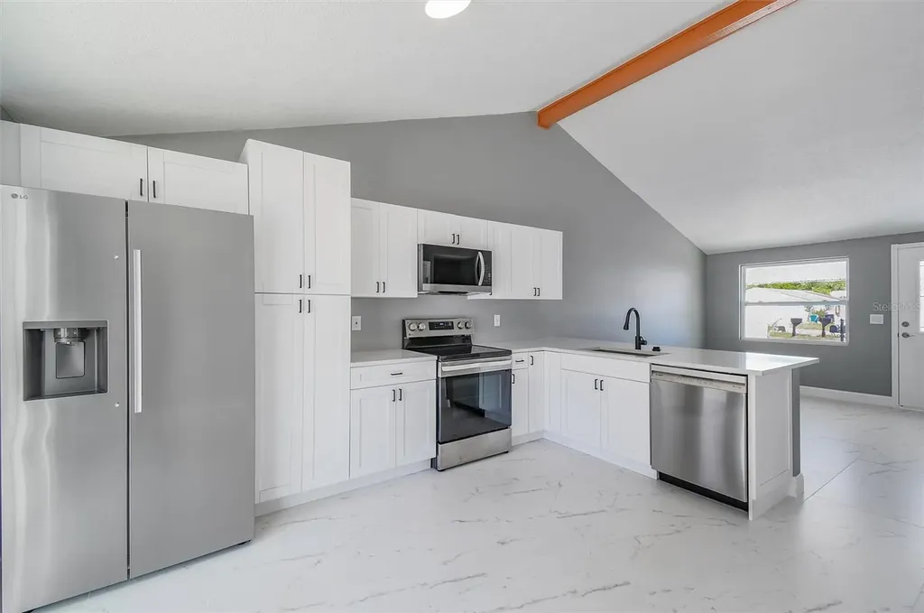 8801 Thousand Oaks Court Tampa FL 33634