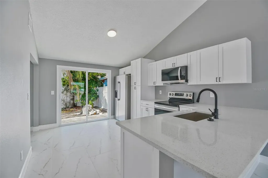 8801 Thousand Oaks Court Tampa FL 33634