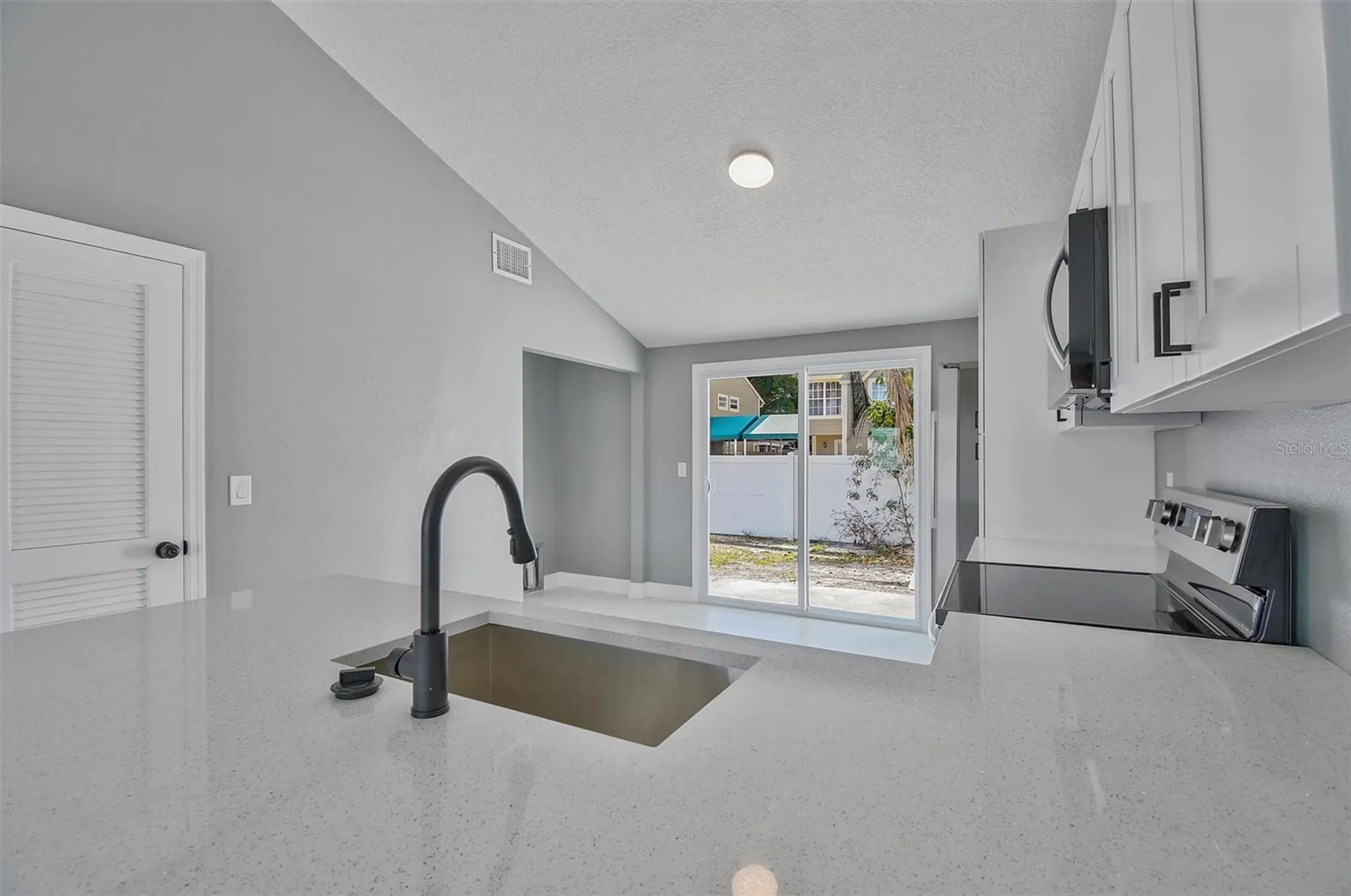 8801 Thousand Oaks Court Tampa FL 33634