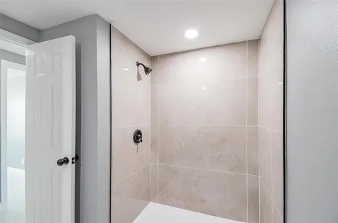8801 Thousand Oaks Court Tampa FL 33634