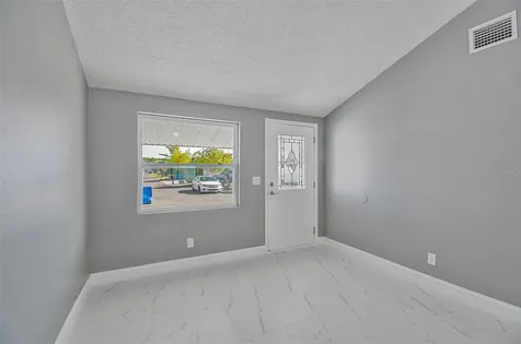 8801 Thousand Oaks Court Tampa FL 33634