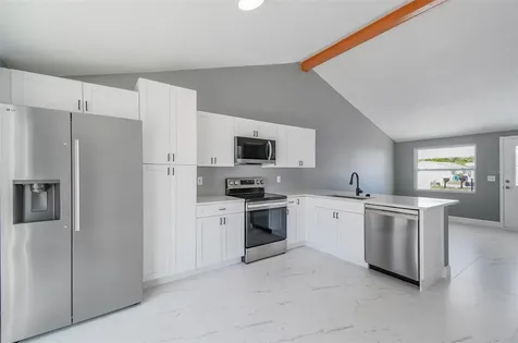 8801 Thousand Oaks Court Tampa FL 33634