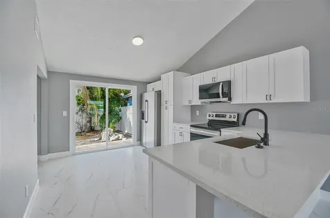 8801 Thousand Oaks Court Tampa FL 33634