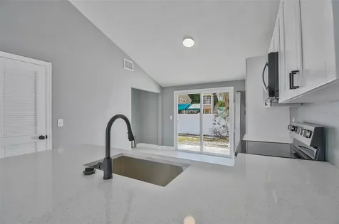 8801 Thousand Oaks Court Tampa FL 33634