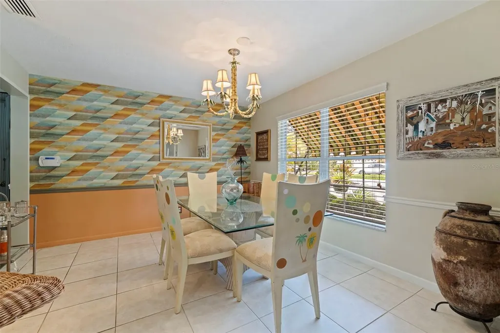 6848 16th Way S St Petersburg FL 33712