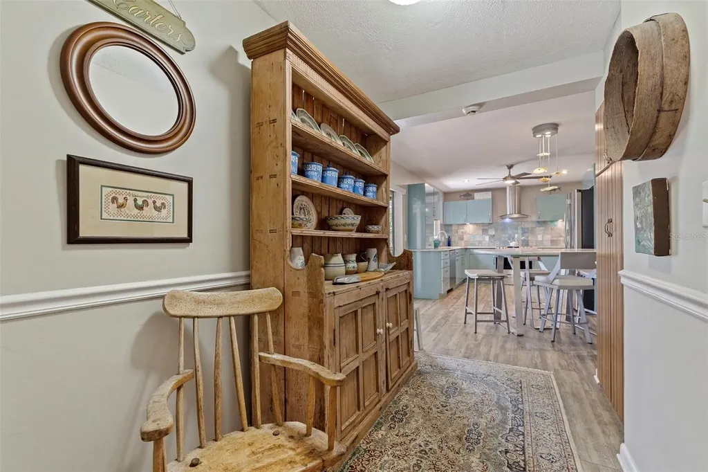 6848 16th Way S St Petersburg FL 33712