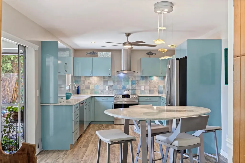 6848 16th Way S St Petersburg FL 33712
