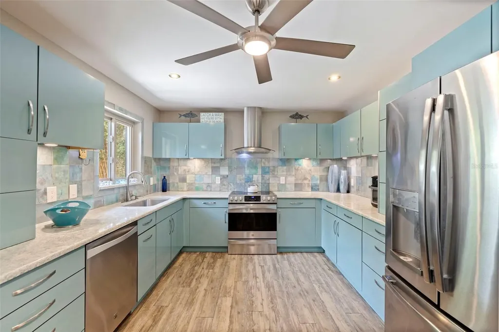 6848 16th Way S St Petersburg FL 33712