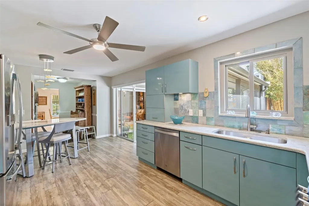 6848 16th Way S St Petersburg FL 33712