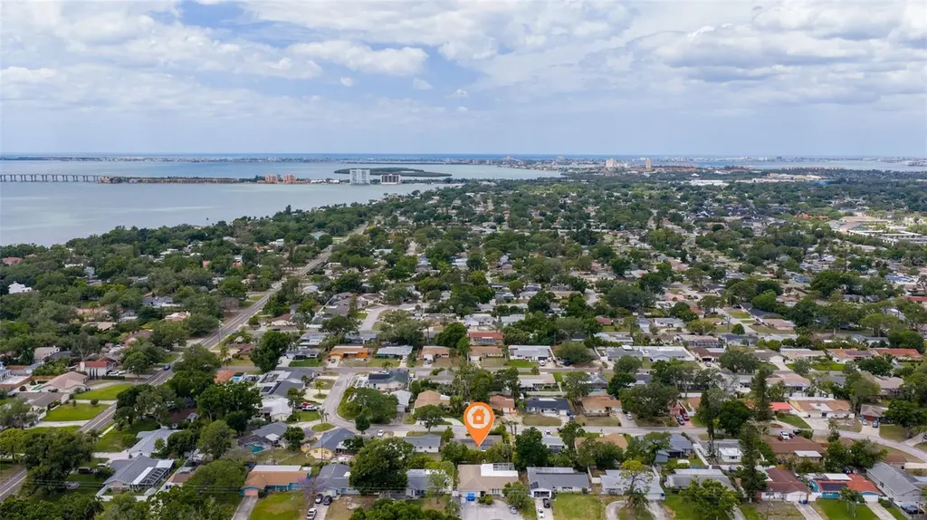 6848 16th Way S St Petersburg FL 33712