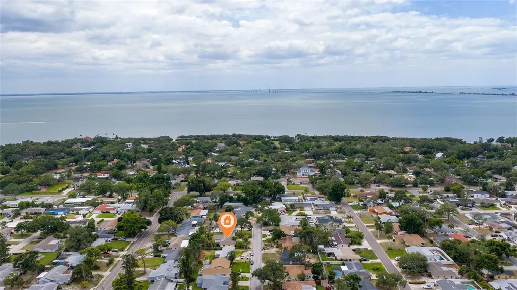 6848 16th Way S St Petersburg FL 33712
