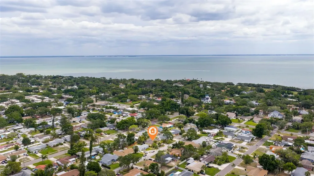 6848 16th Way S St Petersburg FL 33712