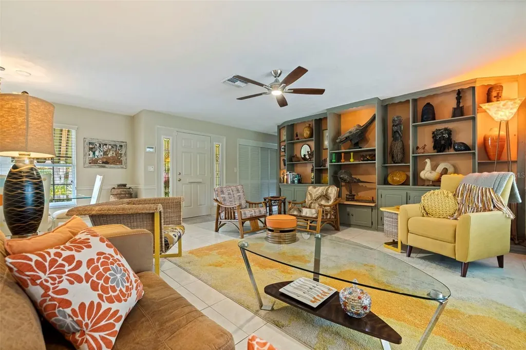 6848 16th Way S St Petersburg FL 33712