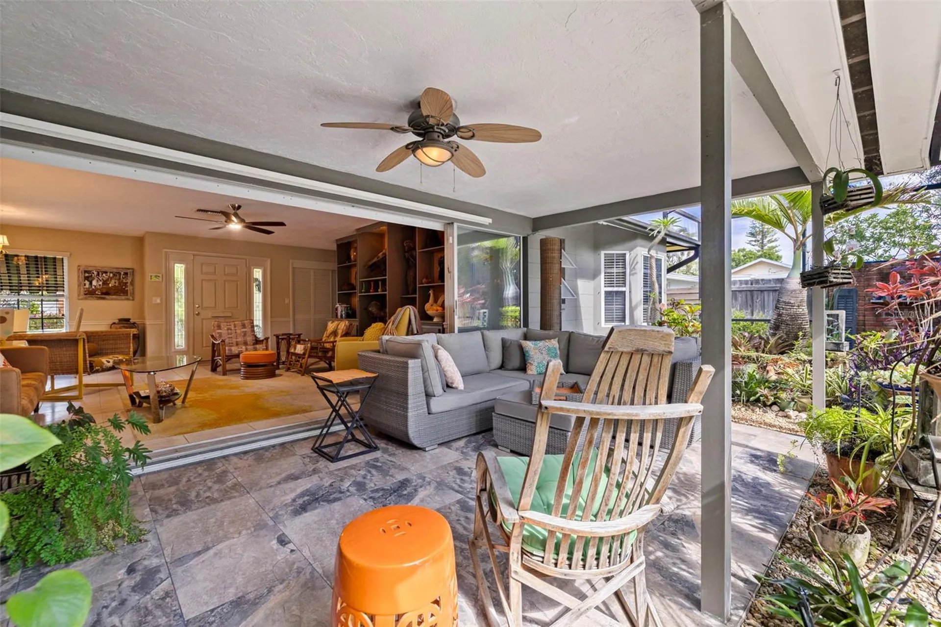 6848 16th Way S St Petersburg FL 33712