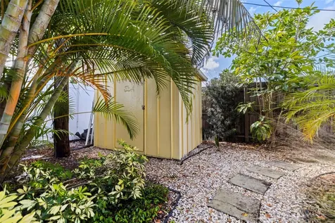 6848 16th Way S St Petersburg FL 33712
