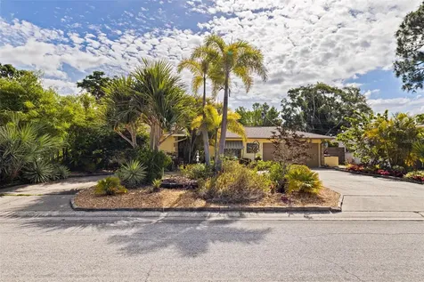 6848 16th Way S St Petersburg FL 33712