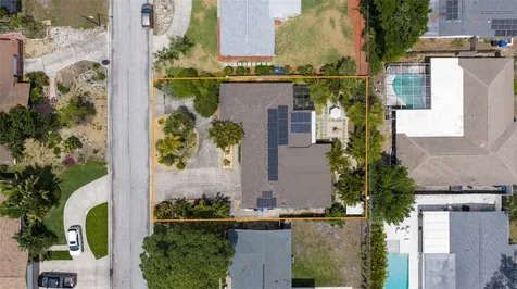 6848 16th Way S St Petersburg FL 33712