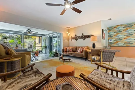 6848 16th Way S St Petersburg FL 33712