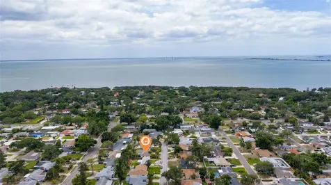 6848 16th Way S St Petersburg FL 33712