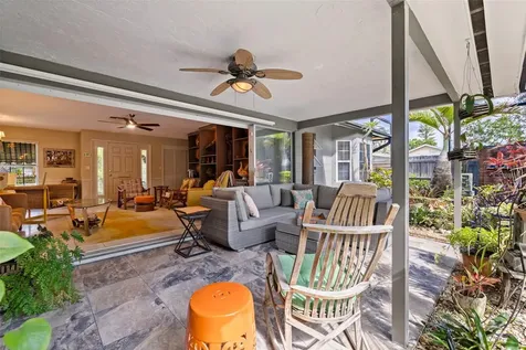6848 16th Way S St Petersburg FL 33712