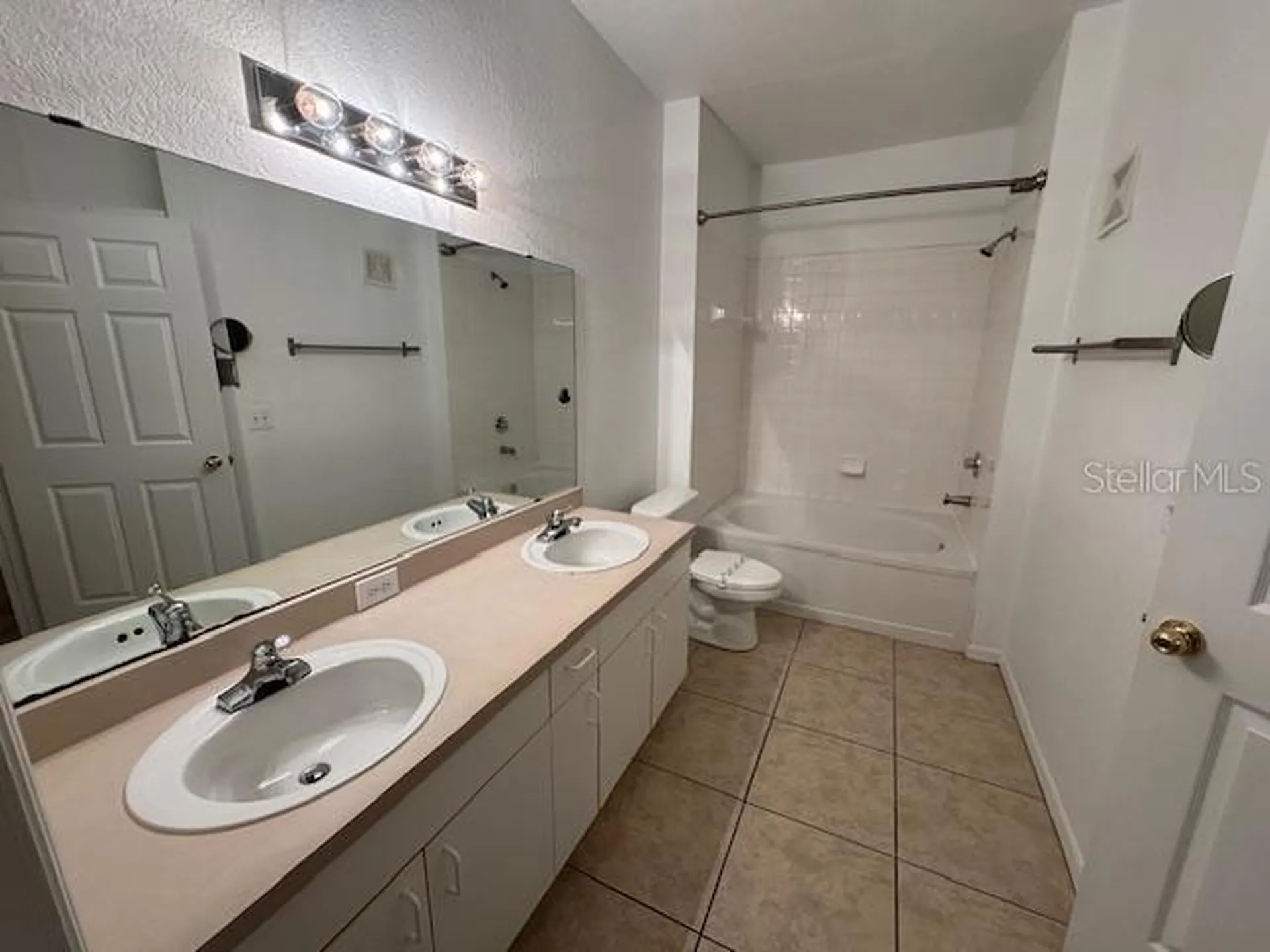 3611 Conroy Orlando FL 32839
