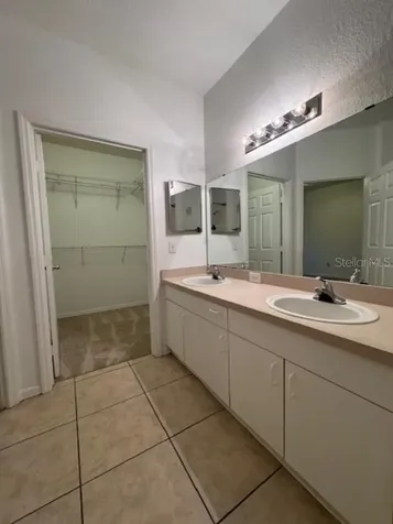 3611 Conroy Orlando FL 32839