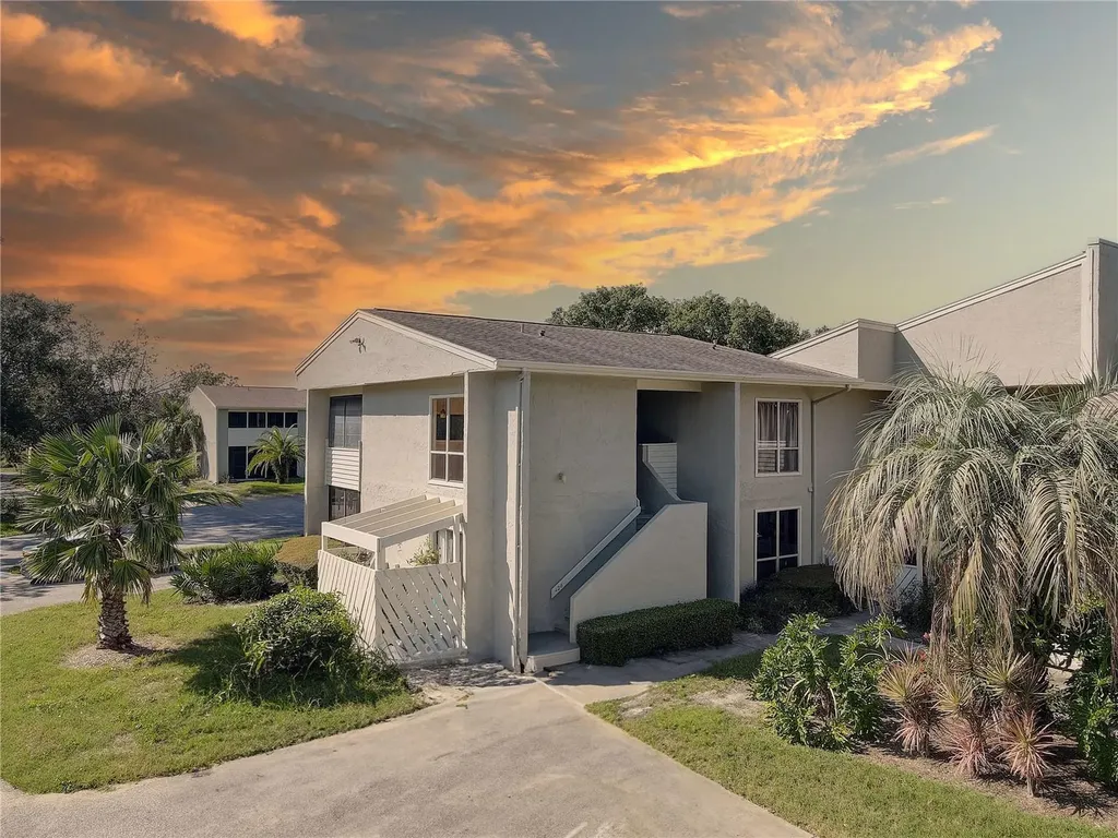 428 Windrush Bay Drive Tarpon Springs FL 34689