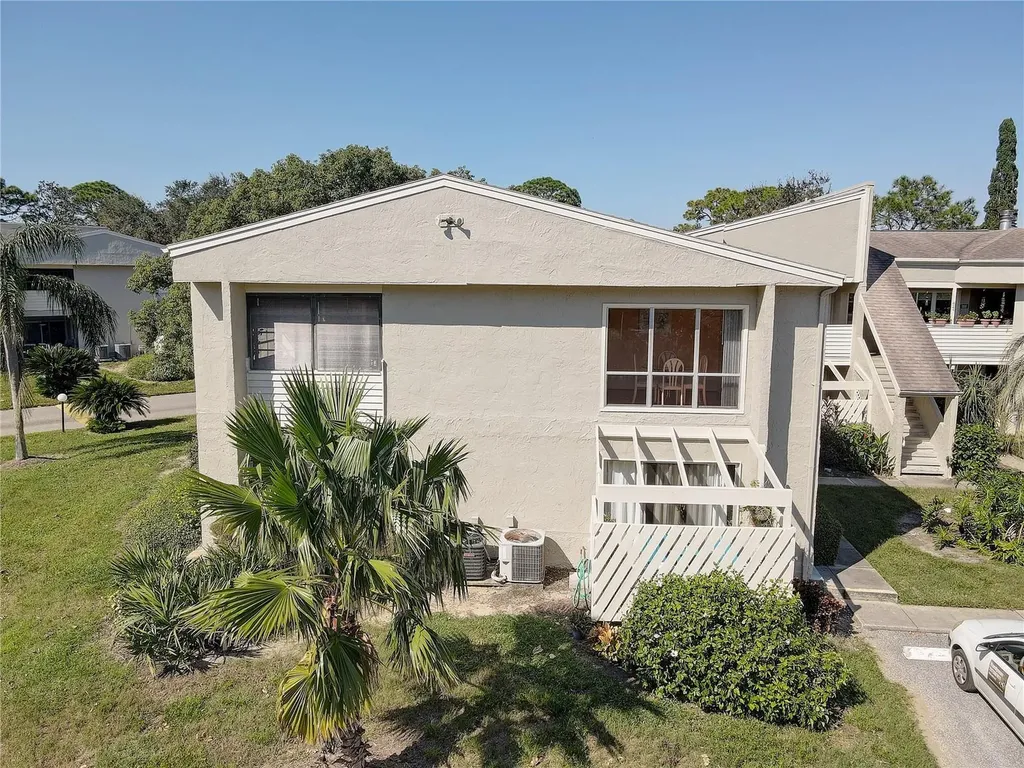 428 Windrush Bay Drive Tarpon Springs FL 34689