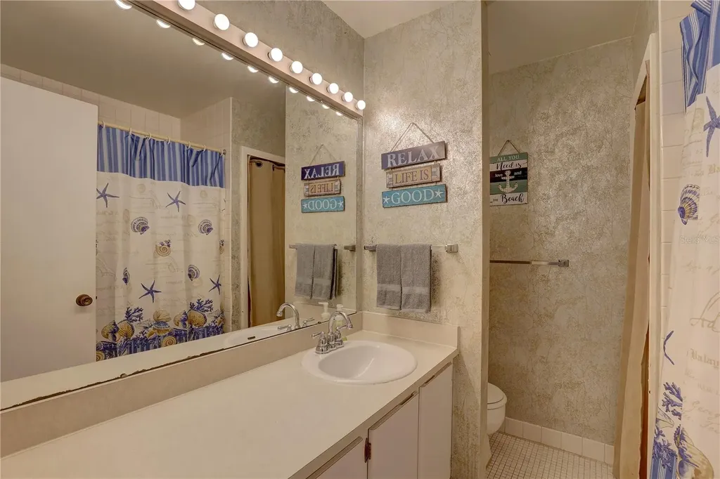 428 Windrush Bay Drive Tarpon Springs FL 34689