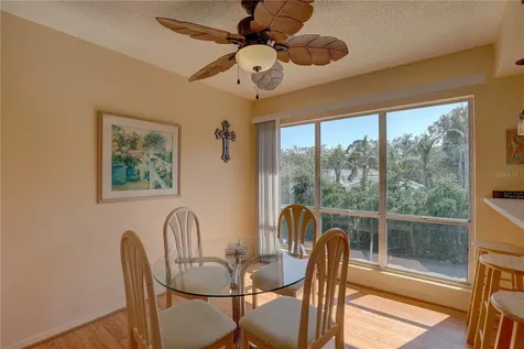 428 Windrush Bay Drive Tarpon Springs FL 34689