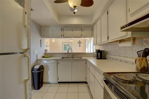 428 Windrush Bay Drive Tarpon Springs FL 34689