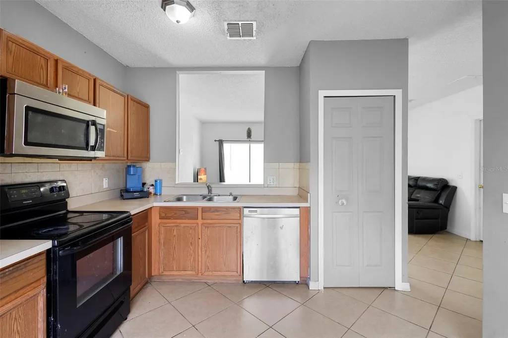 1040 Cannock Drive Kissimmee FL 34758