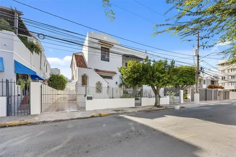 652 Calle Hernandez Miramar PR 00907