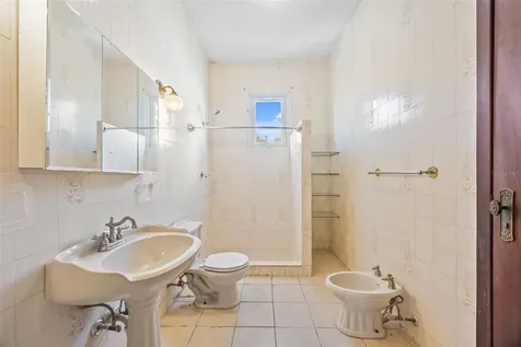 652 Calle Hernandez Miramar PR 00907